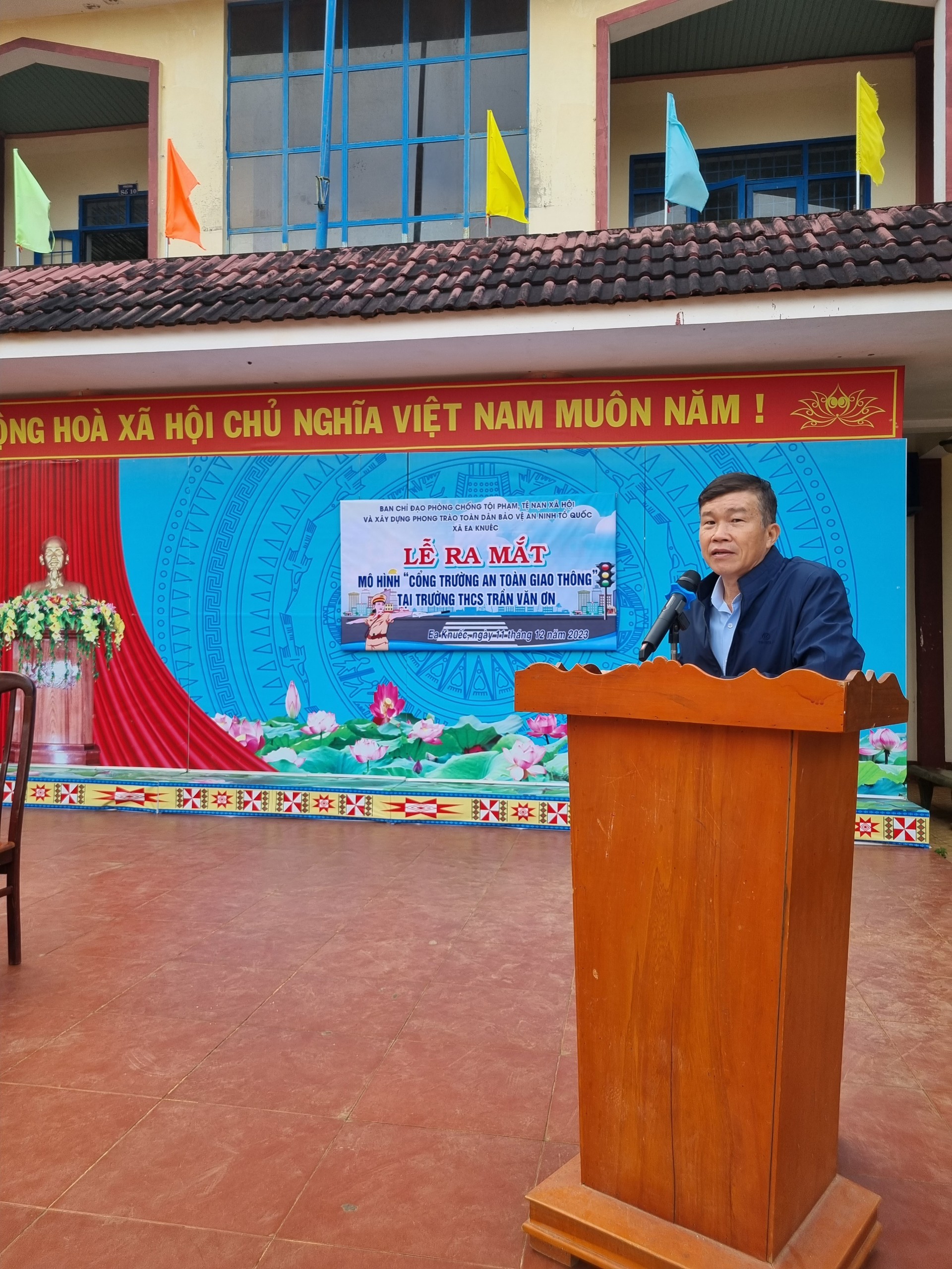 Xã Ea Knuếc Tổ Chức Lễ ra mắt Mô Hình “ Cổng Trường An Toàn Giao Thông” Tại Trường THCS Trần Văn Ơn.